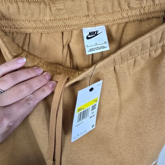 Nike Sportswear Club Fleece Joggers Mens Size S BV2671-224 Sweatpants Flax - Picture 3 of 5